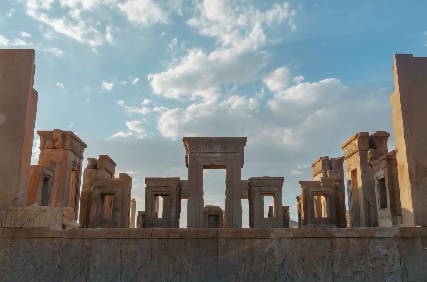 เมืองโบราณเปอร์เซโปลิส (Persepolis)