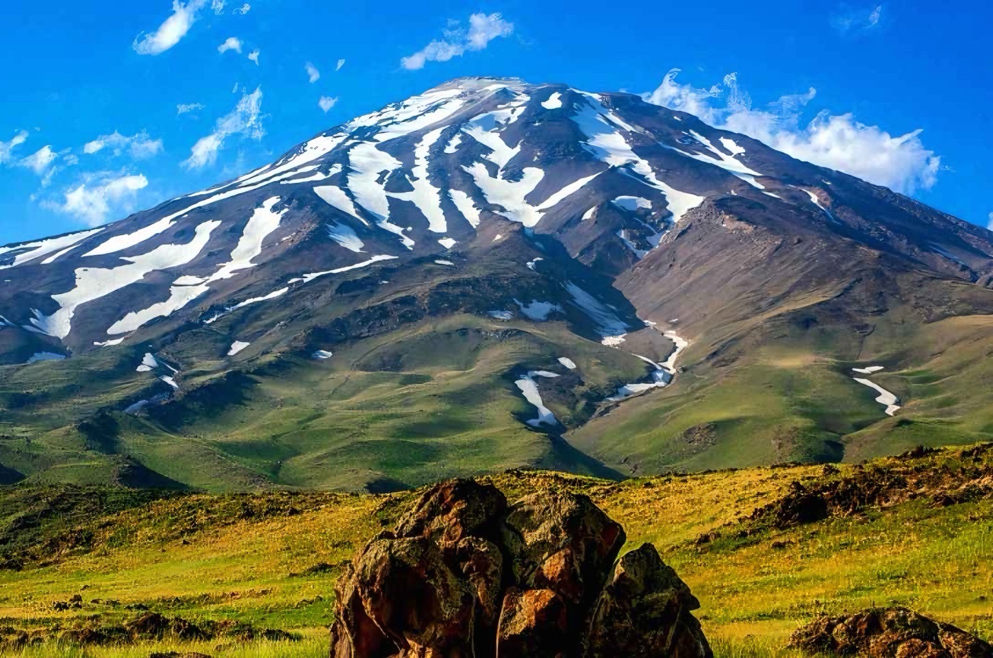 ภูเขาดามาวานด์ (Mount Damavand)